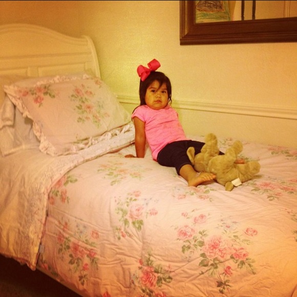 Meet your Posher, Ellie - Picture 1 of 1